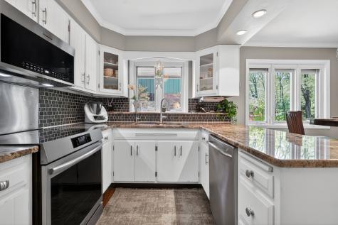 5017 Brookview Road Rockford IL 61107