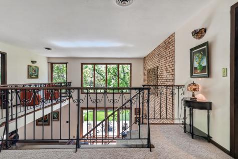 5017 Brookview Road Rockford IL 61107