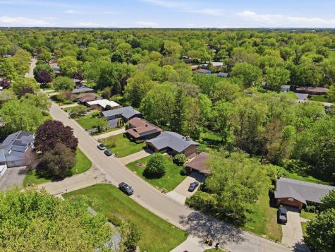 5017 Brookview Road Rockford IL 61107