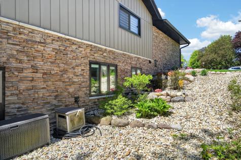 5017 Brookview Road Rockford IL 61107