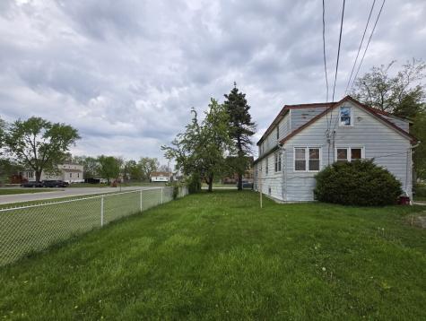 609 East 152nd Street Phoenix IL 60426