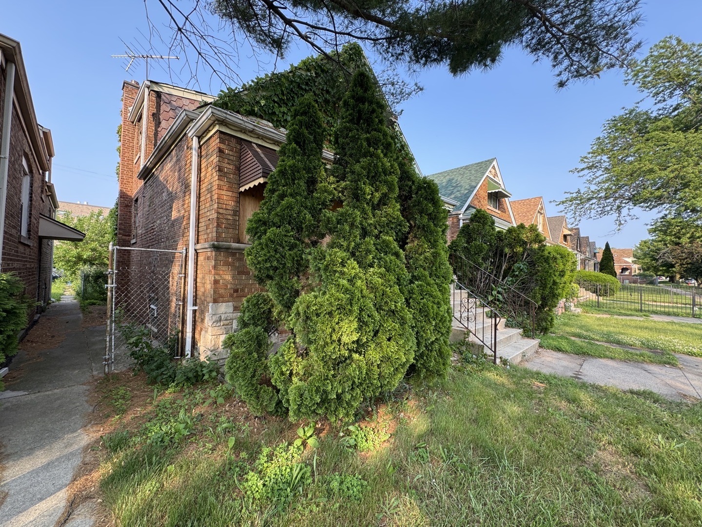 8371 South Baltimore Avenue Chicago IL 60617