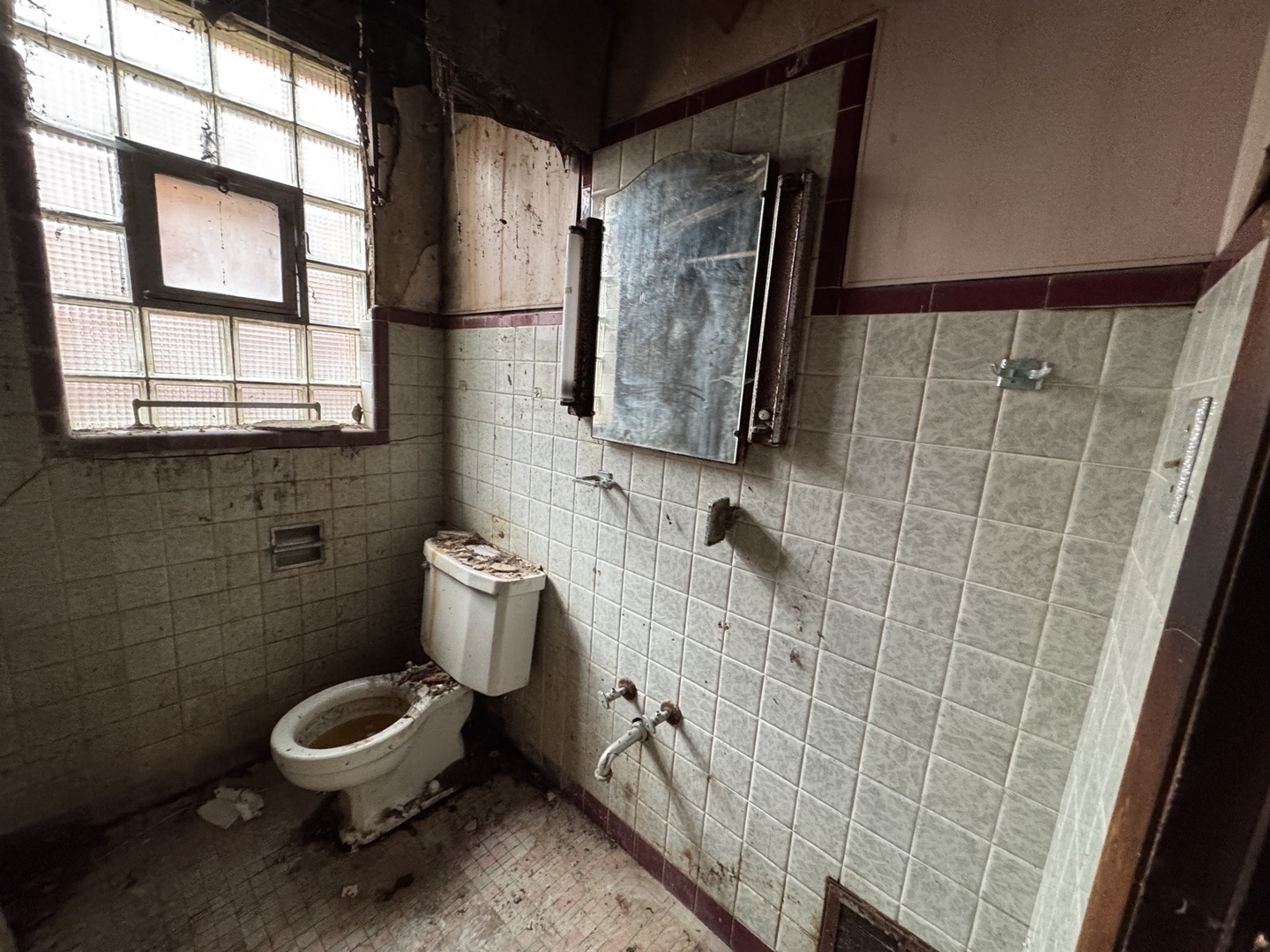 8371 South Baltimore Avenue Chicago IL 60617