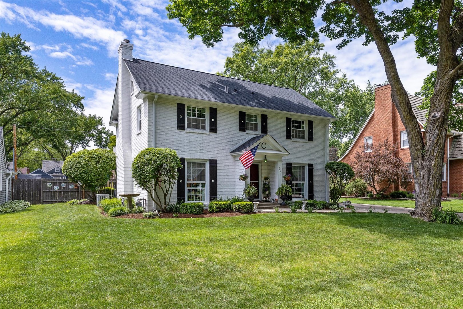 233 South Elmwood Drive Aurora IL 60506