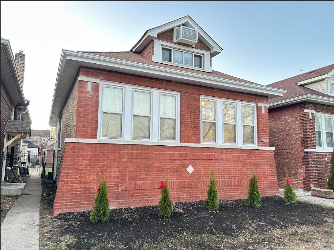 7926 South Michigan Avenue Chicago IL 60619