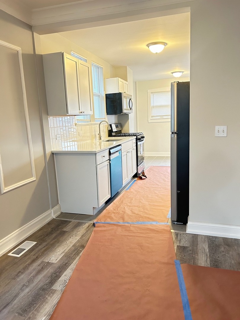 7926 South Michigan Avenue Chicago IL 60619