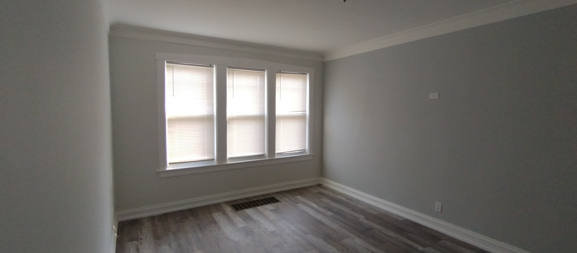 7926 South Michigan Avenue Chicago IL 60619