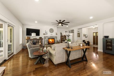 38 Woodland Drive Yorkville IL 60560