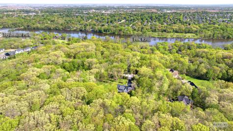 38 Woodland Drive Yorkville IL 60560