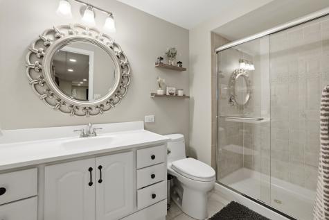 5701 Churchill Lane Libertyville IL 60048