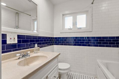 1205 Peterson Avenue Park Ridge IL 60068