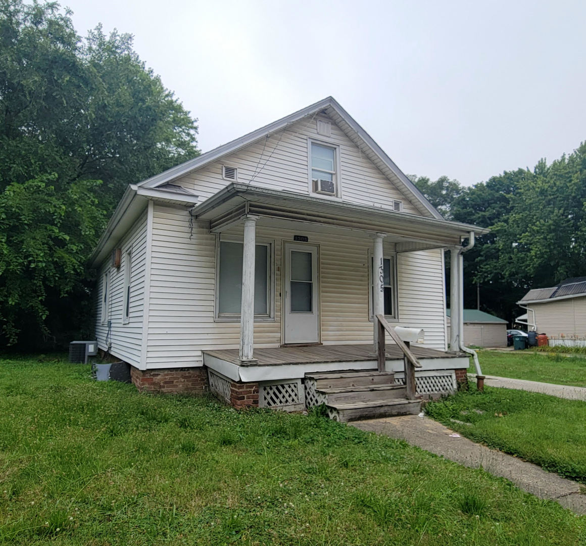 1305 North Neil Street Champaign IL 61820
