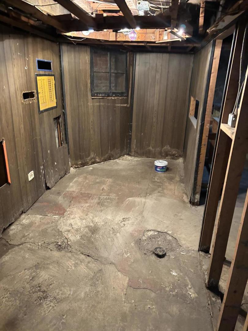 2469 East 74th Street Chicago IL 60649