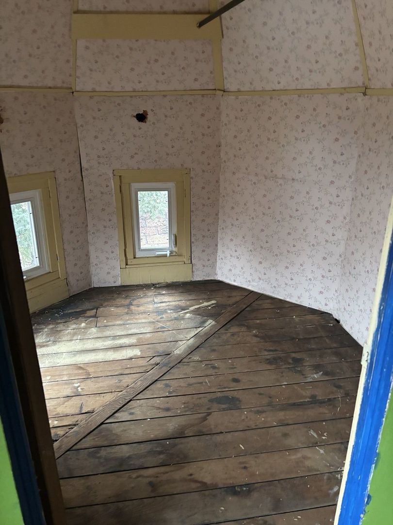 2469 East 74th Street Chicago IL 60649