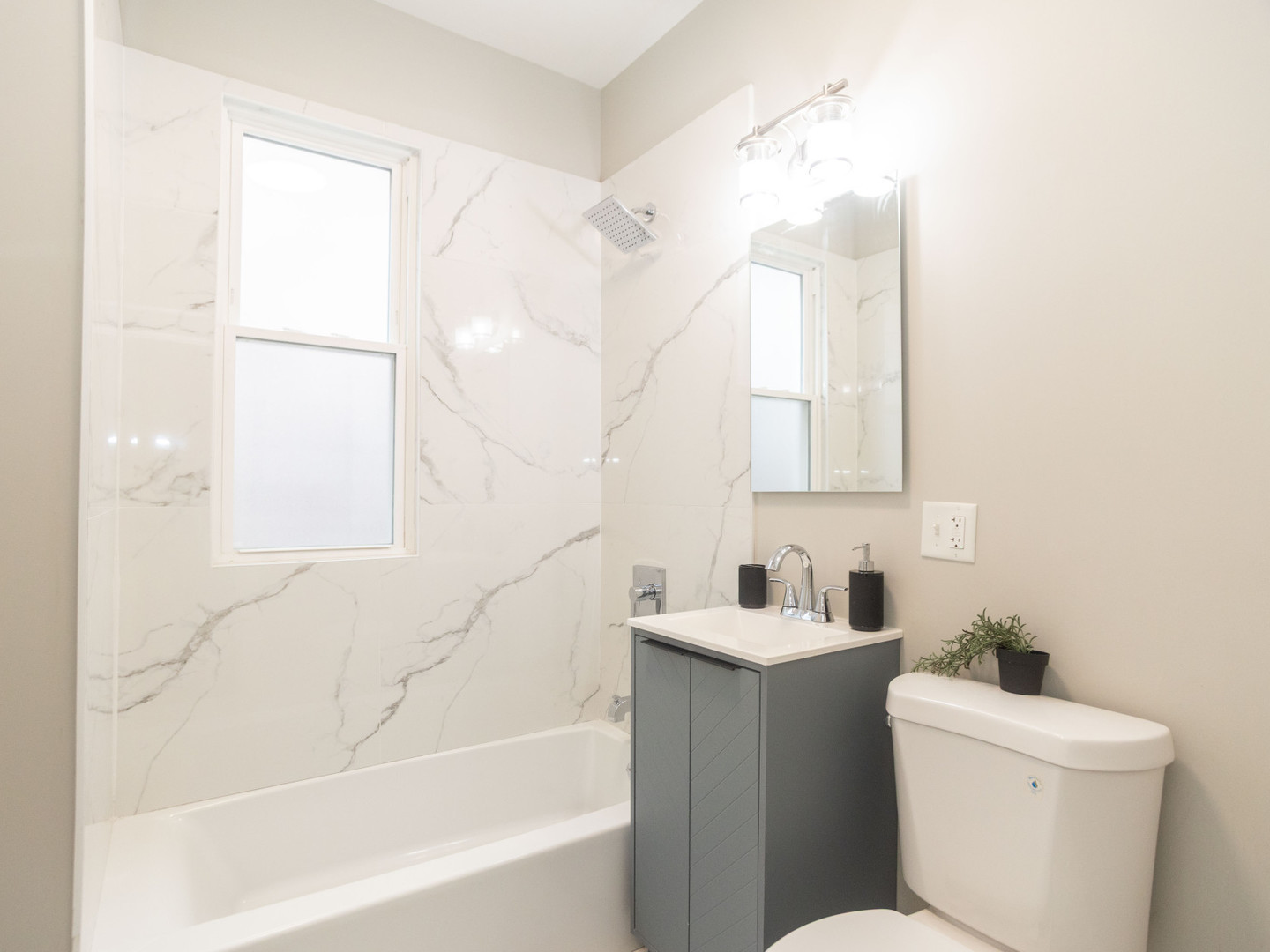 7232 South Sangamon Street Chicago IL 60621