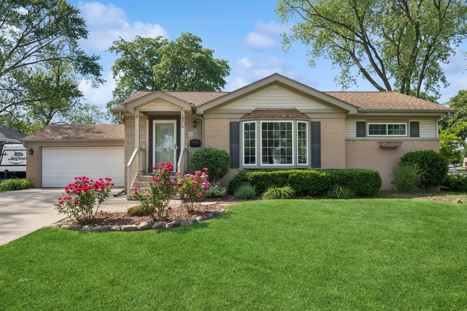 661 East Clarendon Court Arlington Heights IL 60004