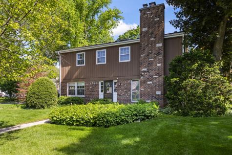 512 South Bristol Lane Arlington Heights IL 60005