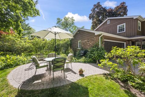 512 South Bristol Lane Arlington Heights IL 60005