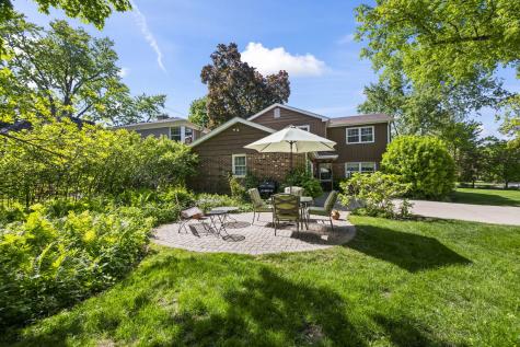 512 South Bristol Lane Arlington Heights IL 60005