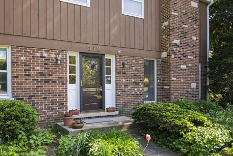 512 South Bristol Lane Arlington Heights IL 60005