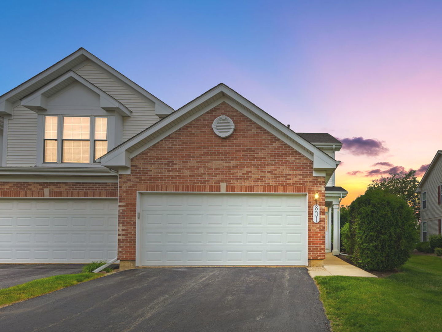 831 Stuarts Drive St. Charles IL 60174