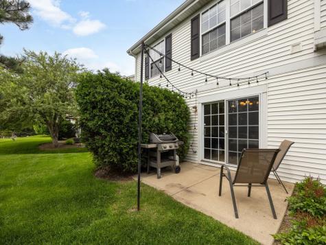 831 Stuarts Drive St. Charles IL 60174