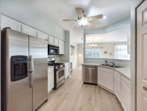 831 Stuarts Drive St. Charles IL 60174