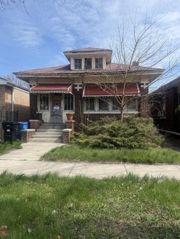 7557 South Paxton Avenue Chicago IL 60649