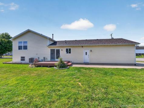 909 Northfield Avenue Harvard IL 60033