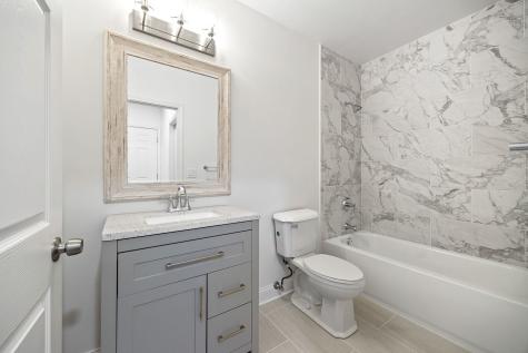 1107 Victoria Avenue North Chicago IL 60064