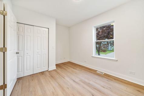 1107 Victoria Avenue North Chicago IL 60064
