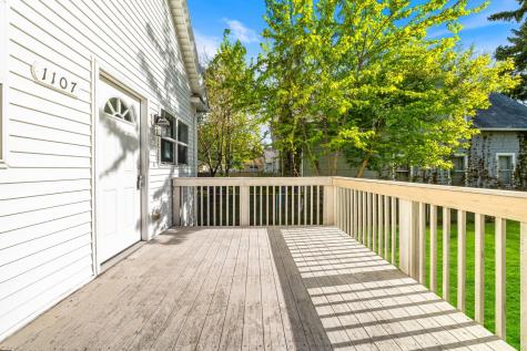 1107 Victoria Avenue North Chicago IL 60064