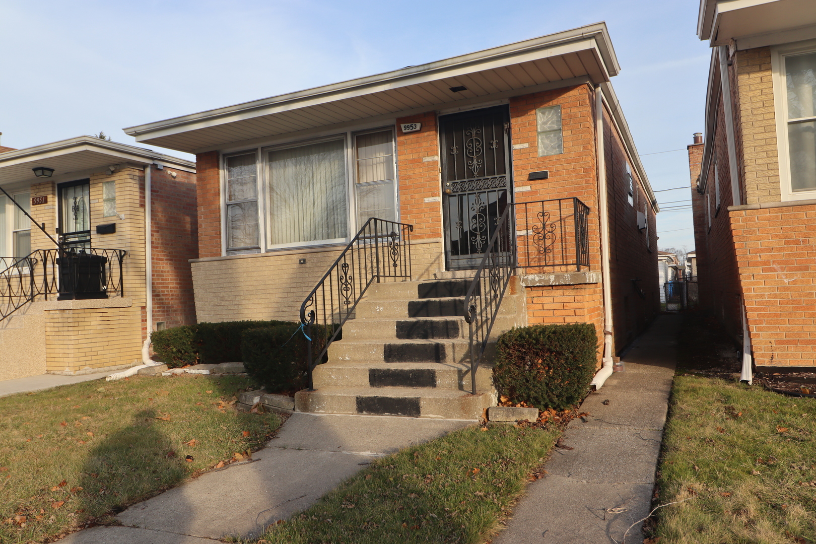 9953 South Perry Avenue Chicago IL 60628