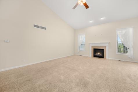 1418 Beach Lane Sycamore IL 60178