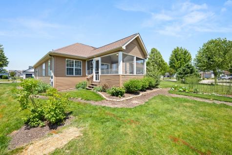 1418 Beach Lane Sycamore IL 60178