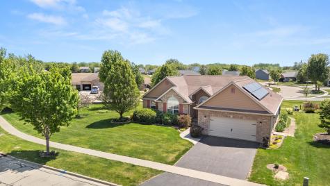 1418 Beach Lane Sycamore IL 60178