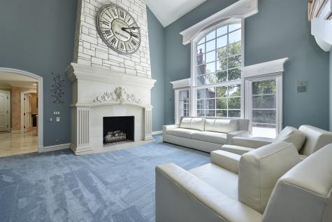 1661 Balmoral Lane Inverness IL 60067
