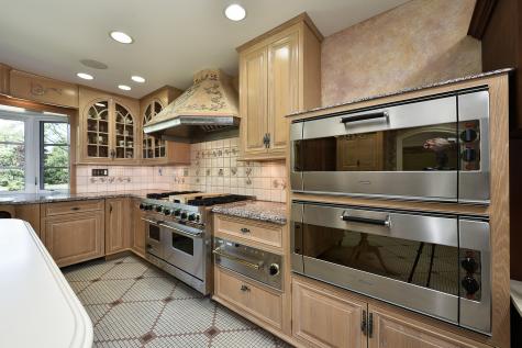 1661 Balmoral Lane Inverness IL 60067