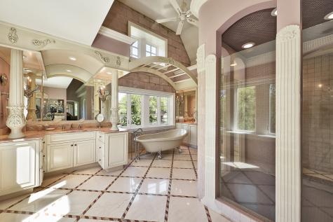 1661 Balmoral Lane Inverness IL 60067