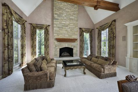1661 Balmoral Lane Inverness IL 60067