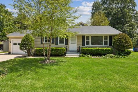 11 Logan Avenue Geneva IL 60134