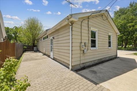 11 Logan Avenue Geneva IL 60134
