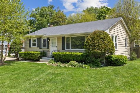 11 Logan Avenue Geneva IL 60134