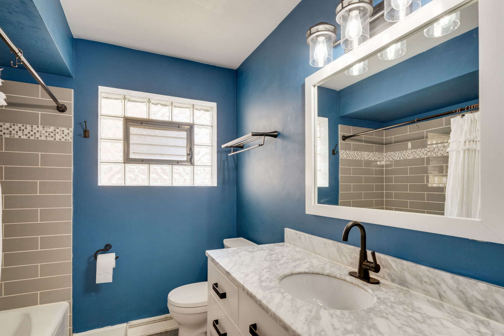 5129 North Chester Avenue Chicago IL 60656