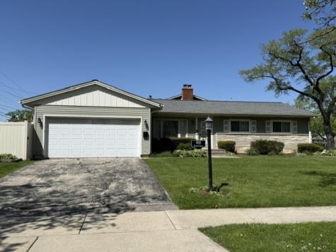 818 Leahy Circle Des Plaines IL 60016