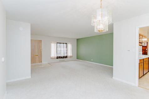 818 Leahy Circle Des Plaines IL 60016