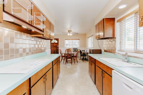 818 Leahy Circle Des Plaines IL 60016