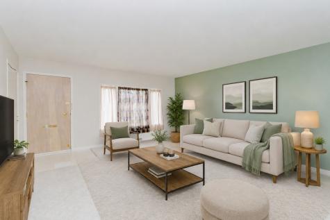 818 Leahy Circle Des Plaines IL 60016