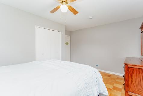 818 Leahy Circle Des Plaines IL 60016