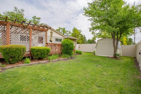 818 Leahy Circle Des Plaines IL 60016